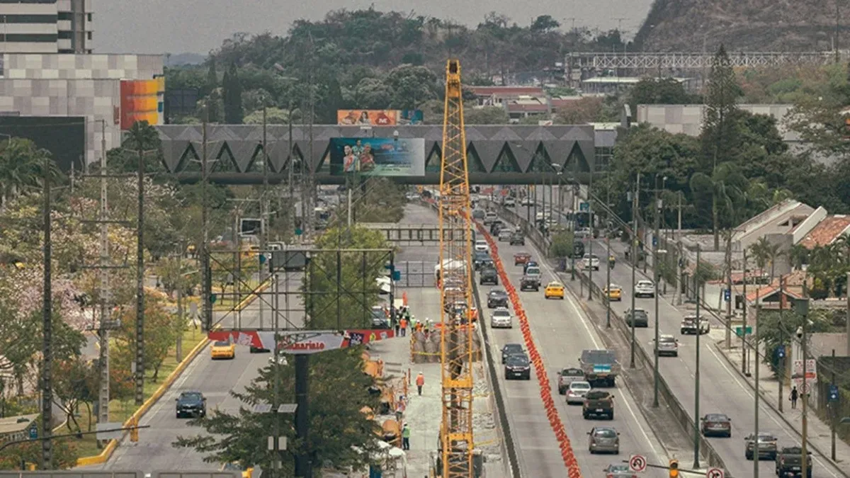 Modernización Vial en Guayaquil: Intervenciones en Av. de los Bomberos y Av. Juan Tanca Marengo