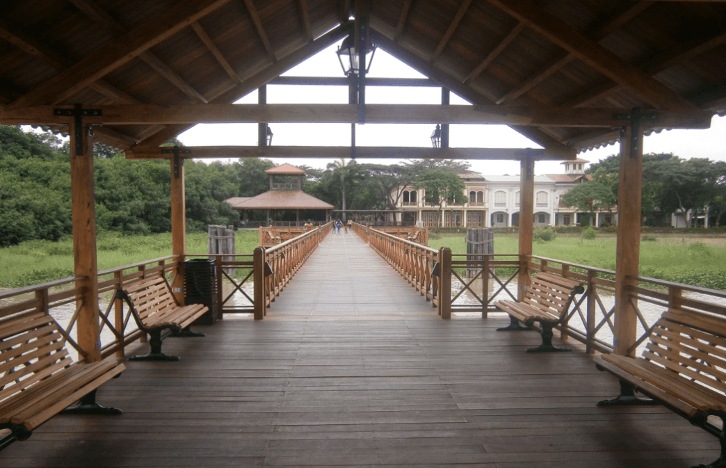 Fiscalización de Construccion de Muelle para el Parque Historico de Guayaquil